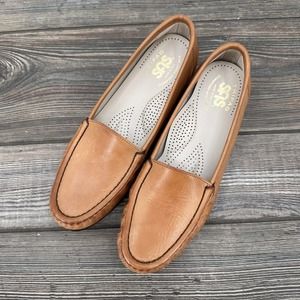 SAS Women’s Slip-on Loafers Tan Leather Size 6.5 M Tripad Comfort GREAT